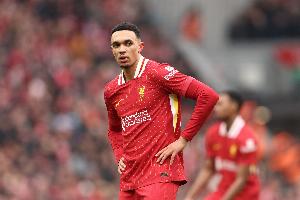 内维尔:阿诺德在皇马会面临激烈的位置竞争,他需要提高防守能力