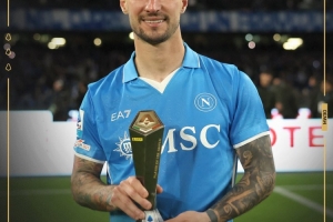 闪击米兰!官方:波利塔诺当选那不勒斯2-1米兰全场最佳球员