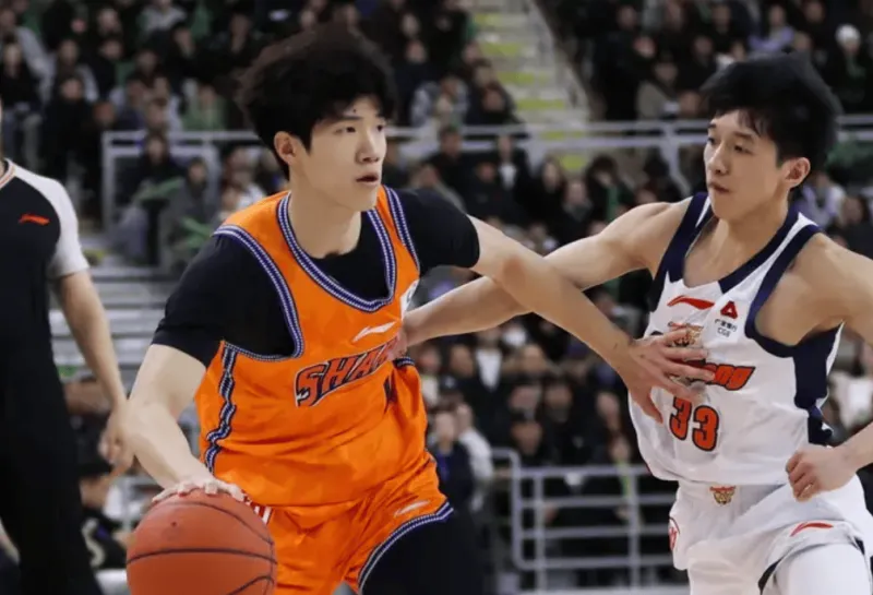 开云官网登录-偰李永炜出战34分钟，三分7中3得到9分3篮板9助攻1抢断