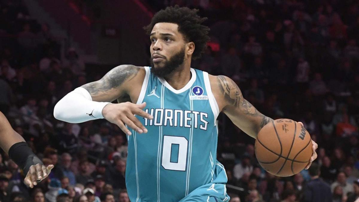 黄蜂队迈尔斯·布里奇斯或成雄鹿交易目标，力图挽救字母哥时代