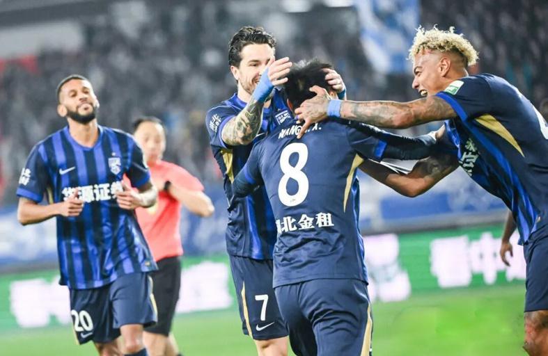 开云官网登录-阿贤捅穿大连 主任杀回梭鱼湾！李昂被绍尔过得干净 安佩姆也想试